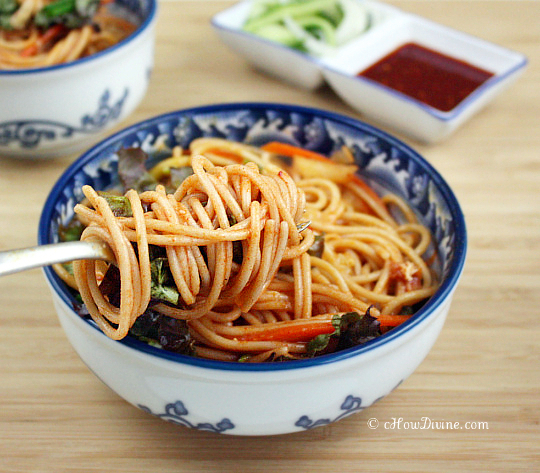 Bibim guksu cibo coreano