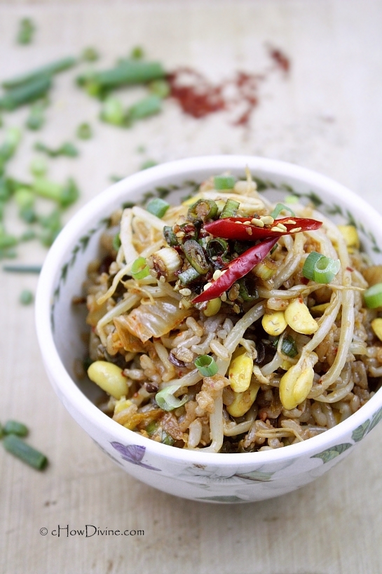 Kongnamul Bap (Soybean Sprouts Rice Bowl) by cHowDivine.com